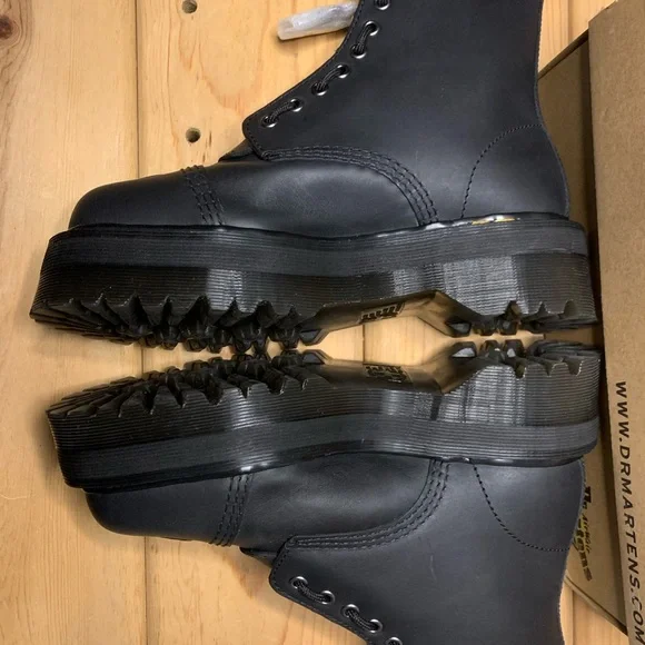 Dr. Martens Sinclair Leather Heart Platform Boots Black Purple Womens Size 8 - Picture 3 of 8